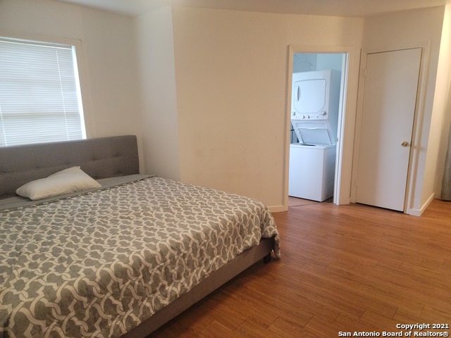 Image 8 of 11 For 925 4th St  