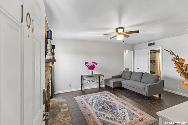 Image 4 of 21 For 6611 Southpoint  A101