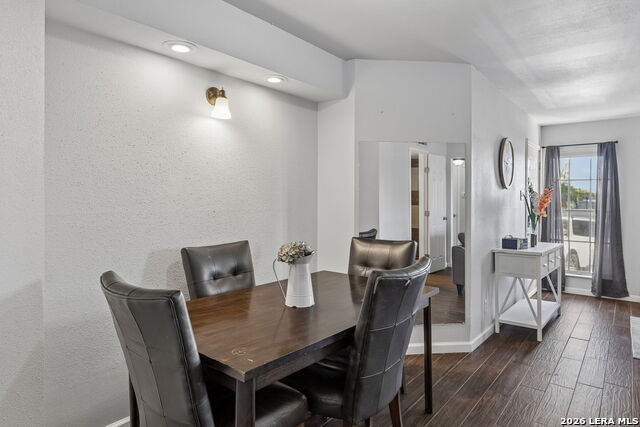 Image 9 of 21 For 6611 Southpoint  A101