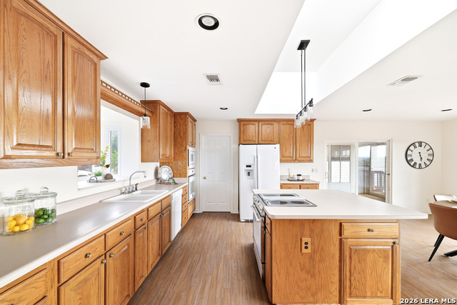 Image 18 of 53 For 2010 Lakeshore