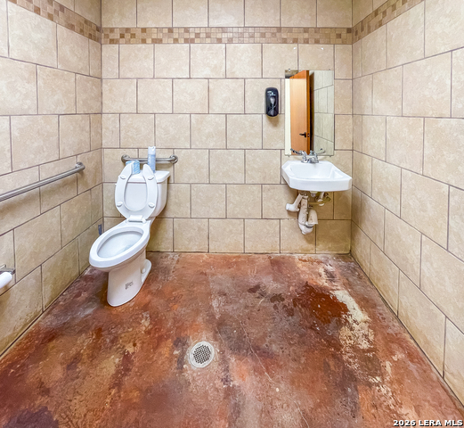 Image 31 of 51 For 1824 Washington St S