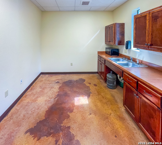 Image 36 of 51 For 1824 Washington St S