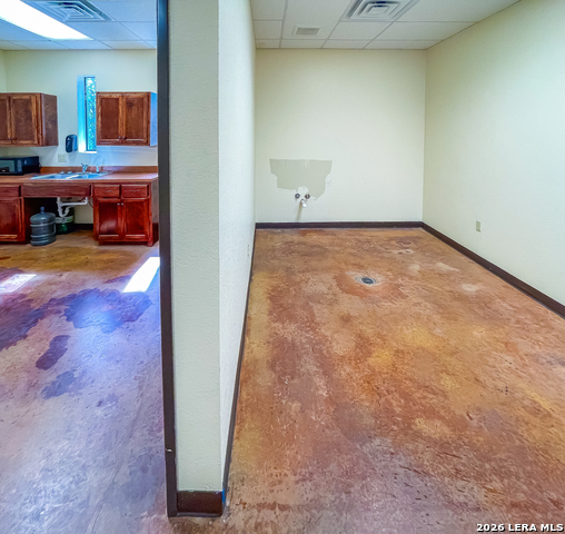 Image 37 of 51 For 1824 Washington St S