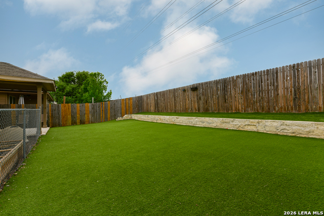 Image 16 of 31 For 8827 Quihi Way