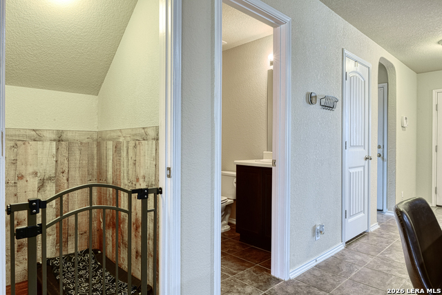 Image 18 of 31 For 8827 Quihi Way