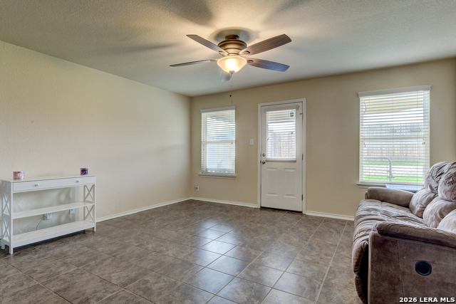 Image 20 of 31 For 8827 Quihi Way