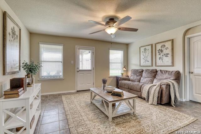 Image 3 of 31 For 8827 Quihi Way