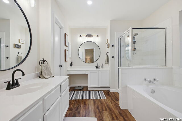 Image 14 of 40 For 15711 Knollcliff