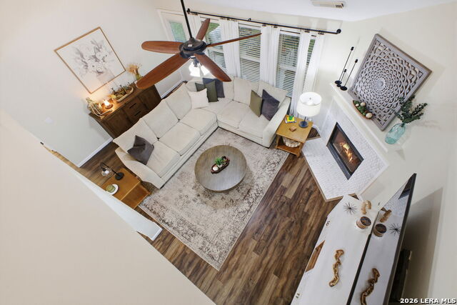 Image 16 of 40 For 15711 Knollcliff