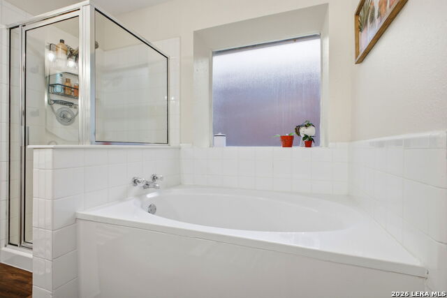 Image 27 of 40 For 15711 Knollcliff