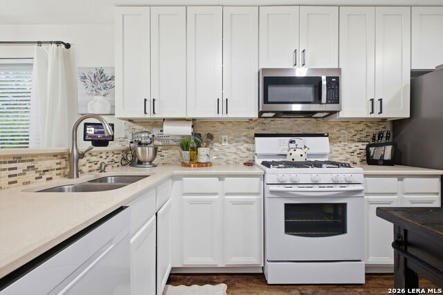 Image 32 of 40 For 15711 Knollcliff