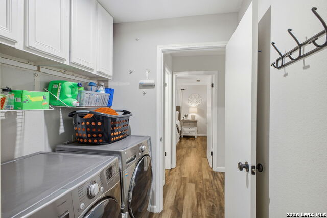 Image 34 of 40 For 15711 Knollcliff