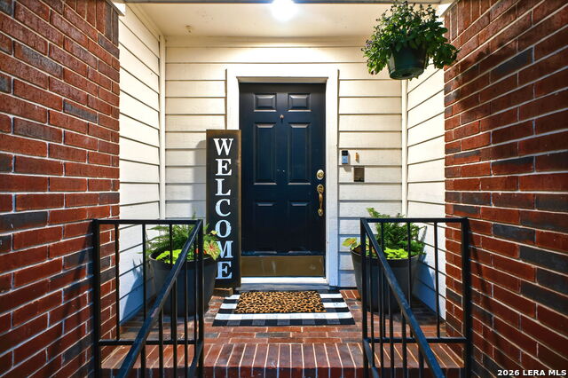 Image 38 of 40 For 15711 Knollcliff