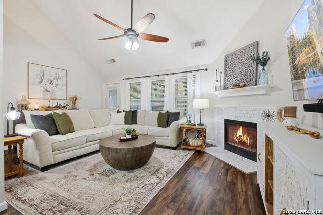 Image 4 of 40 For 15711 Knollcliff