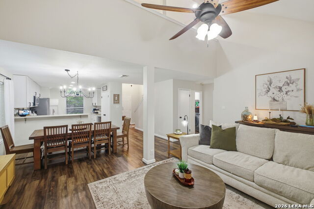 Image 7 of 40 For 15711 Knollcliff