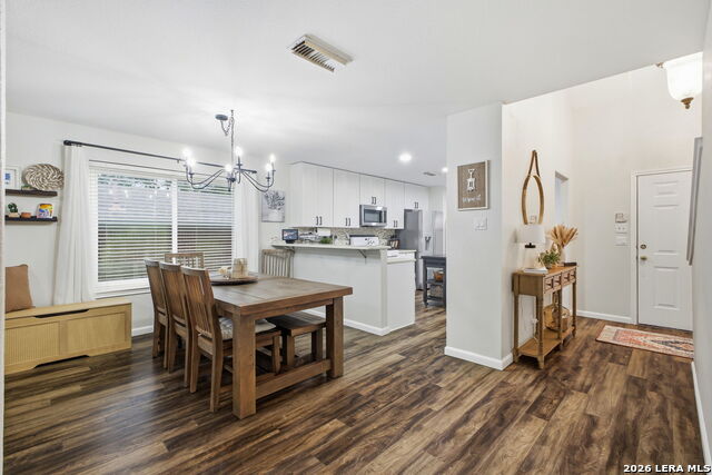 Image 8 of 40 For 15711 Knollcliff