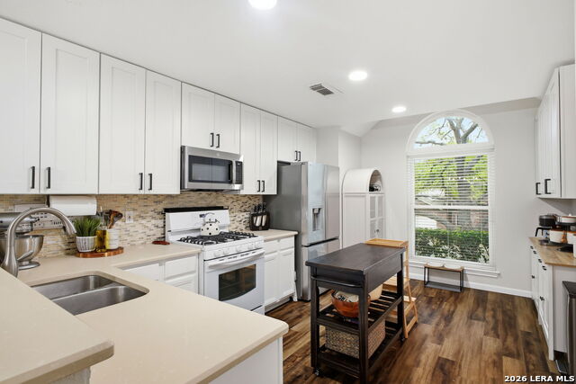 Image 9 of 40 For 15711 Knollcliff