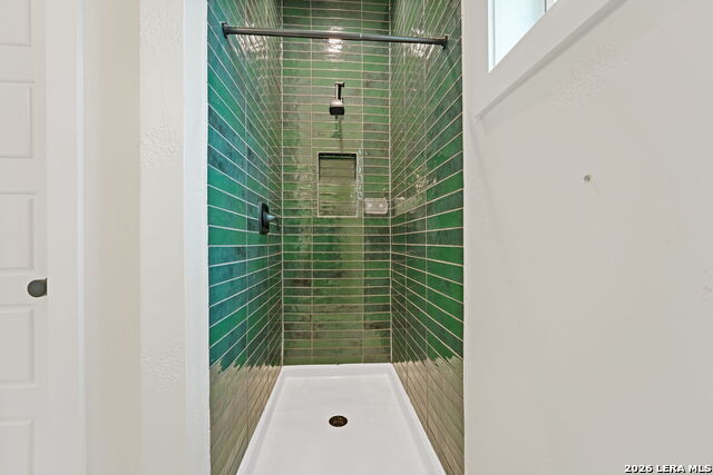 Image 34 of 52 For 670 Magazine Ave