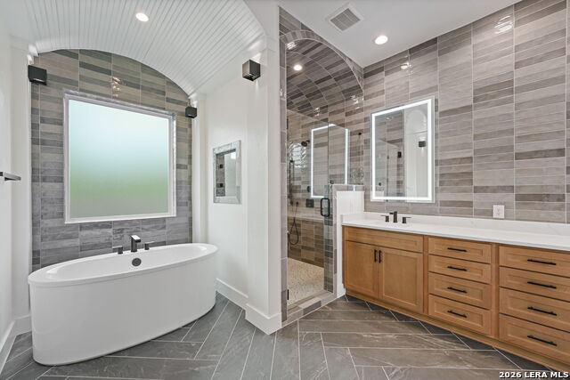 Image 41 of 52 For 670 Magazine Ave