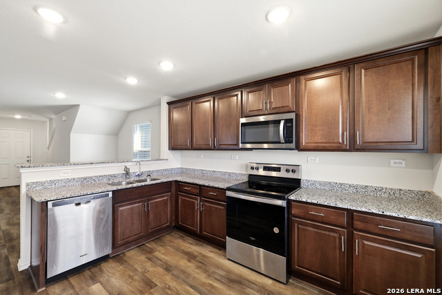 Listing photo id 9 for 6322 Sycamore Run