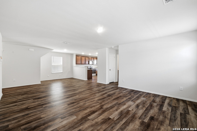 Listing photo id 3 for 6322 Sycamore Run