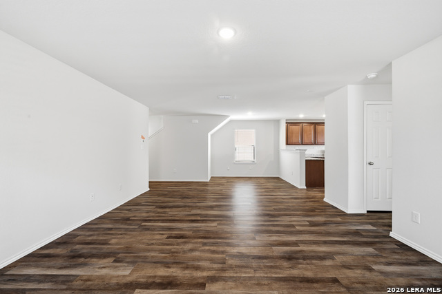 Listing photo id 4 for 6322 Sycamore Run