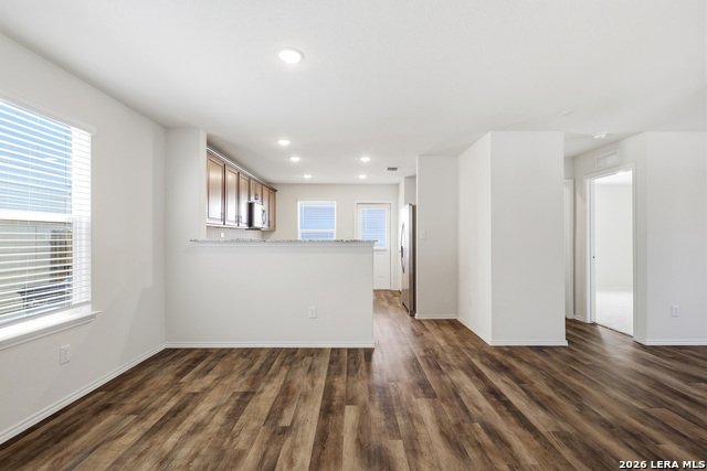 Listing photo id 7 for 6322 Sycamore Run