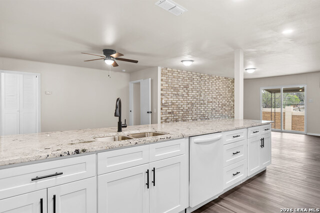 Image 13 of 31 For 4850 Shadydale