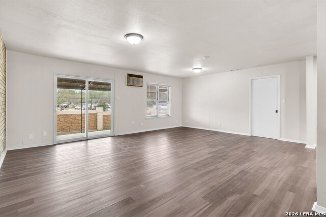 Image 18 of 31 For 4850 Shadydale