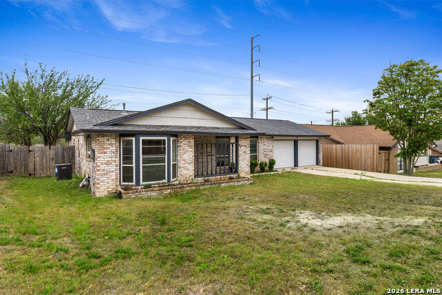 Image 2 of 31 For 4850 Shadydale