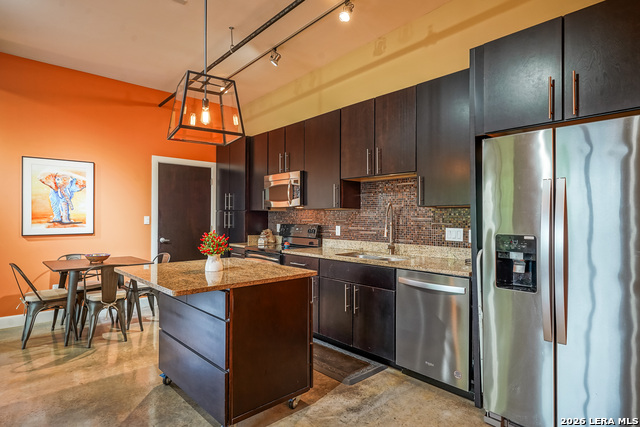 Image 14 of 45 For 831 S Flores  3202