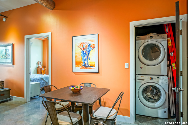 Image 16 of 45 For 831 S Flores  3202