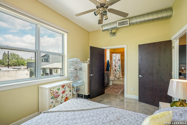 Image 18 of 45 For 831 S Flores  3202