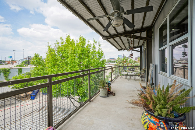 Image 26 of 45 For 831 S Flores  3202