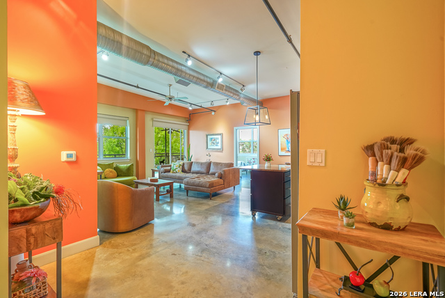 Image 28 of 45 For 831 S Flores  3202