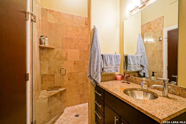 Image 33 of 45 For 831 S Flores  3202