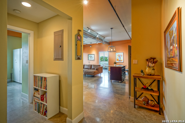 Image 4 of 45 For 831 S Flores  3202