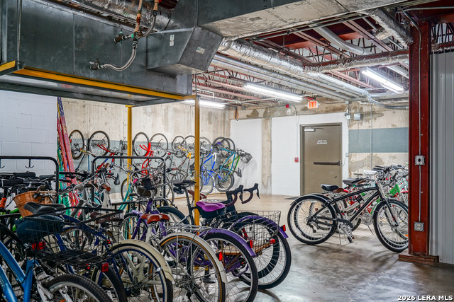 Image 41 of 45 For 831 S Flores  3202