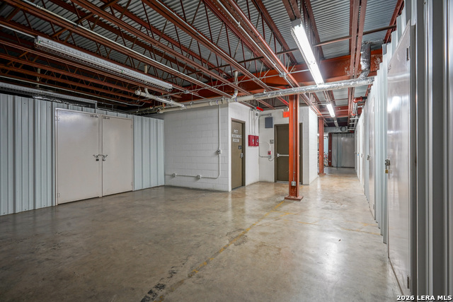 Image 42 of 45 For 831 S Flores  3202