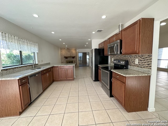 Image 16 of 22 For 6035 Merrimac