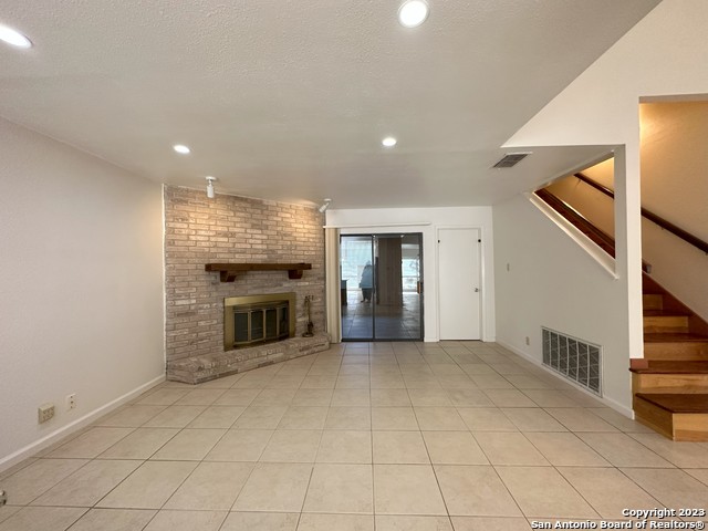 Image 3 of 22 For 6035 Merrimac