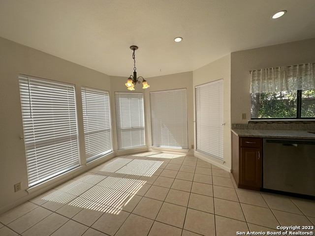 Image 4 of 22 For 6035 Merrimac