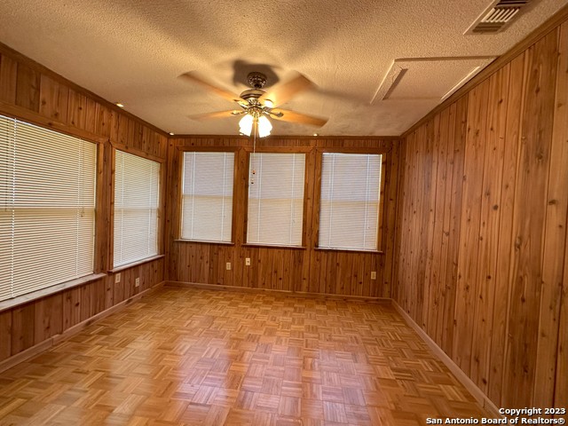 Image 5 of 22 For 6035 Merrimac