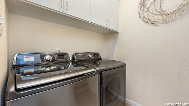 Image 13 of 33 For 21103 Capri Oaks