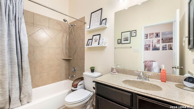 Image 20 of 33 For 21103 Capri Oaks