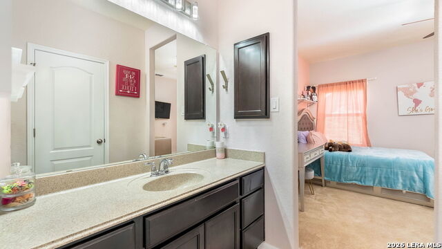 Image 23 of 33 For 21103 Capri Oaks