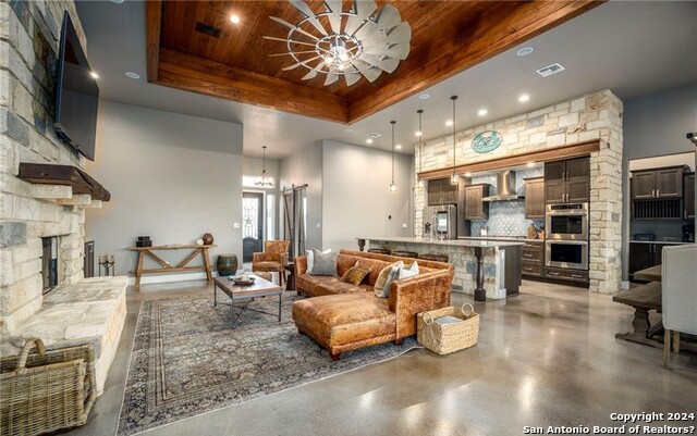 Image 6 of 35 For 345 Laguna  