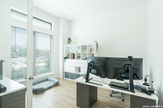 Image 32 of 37 For 129 Menlo  