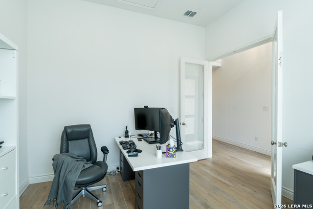 Image 33 of 37 For 129 Menlo  