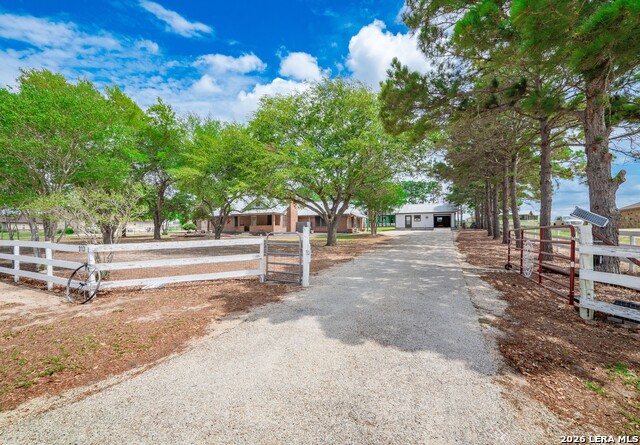 Image 3 of 48 For 213 Bluebonnet Ridge